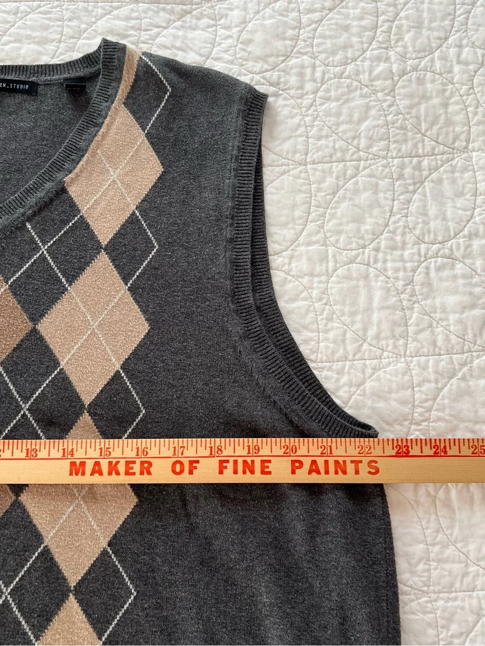 Van Heusen Charcoal V-Neck Argyle Cotton Sweater Vest Classic Preppy GQ